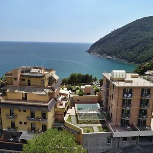https://mondial-moneglia.hotelitalianriviera.com
